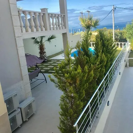 Daire Palms Luxury Greek Villas 2 *